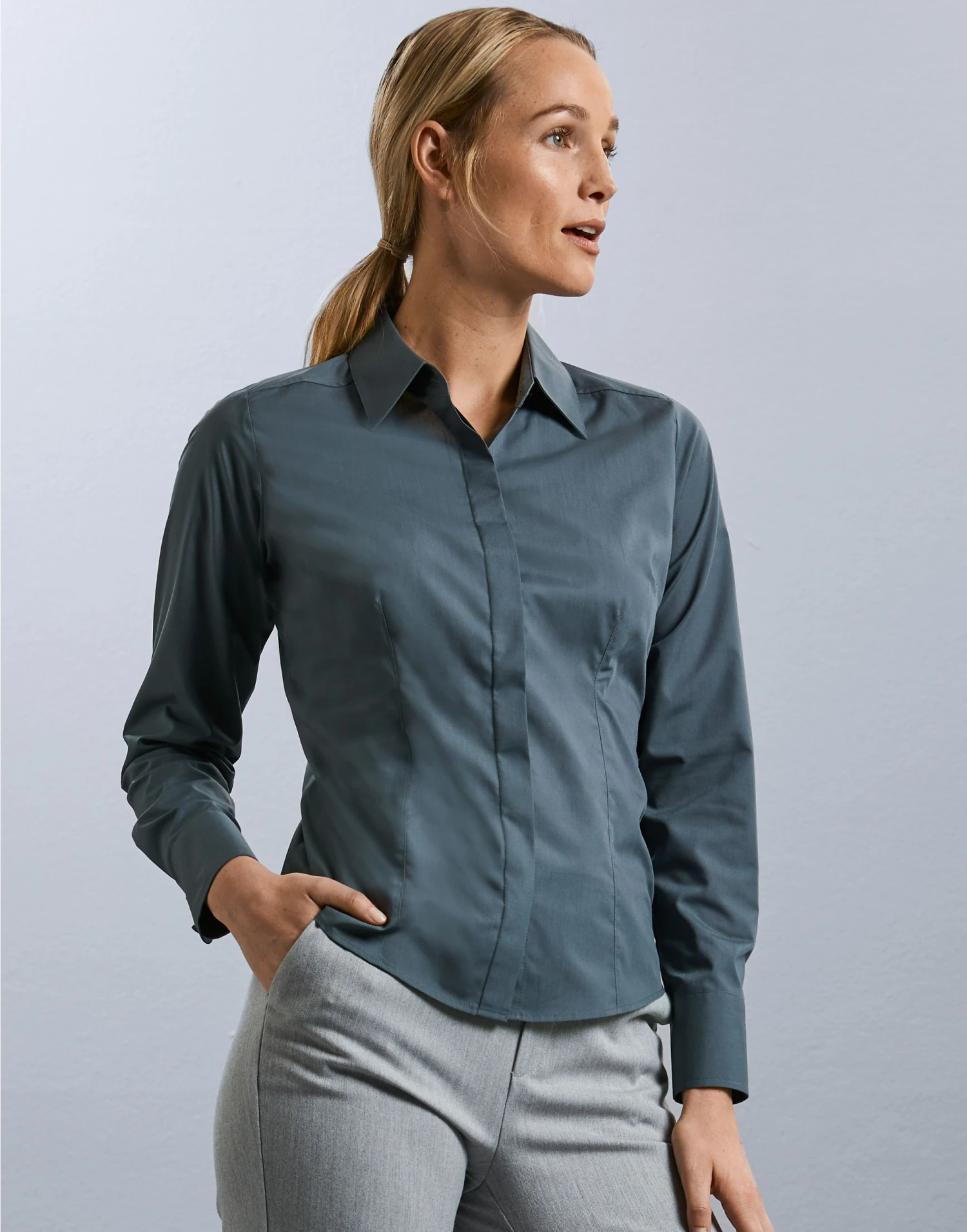 Russell Collection Ladies' Long Sleeve Fitted Polycotton Poplin Shirt 3 Russell Collection Ladies' Long Sleeve Fitted Polycotton Poplin Shirt - Image 3